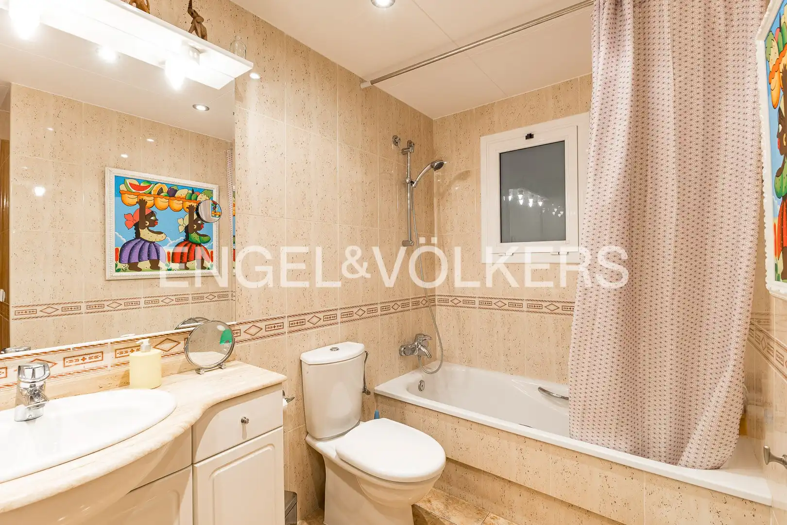 Bathroom of Flat for sale in Vilanova i la Geltrú  with Air Conditioner, Heating and Terrace