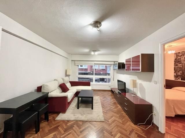 Apartamento de alquiler en Rúa Costa Da Unión, Falperra - Santa Lucía, Centro - Juan Flórez - Plaza Pontevedra