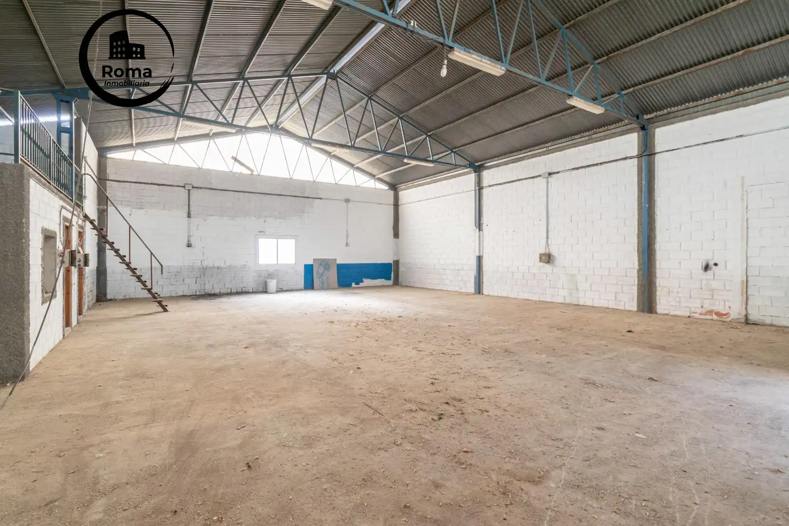 Industrial building for sale in Jun, imagen 3