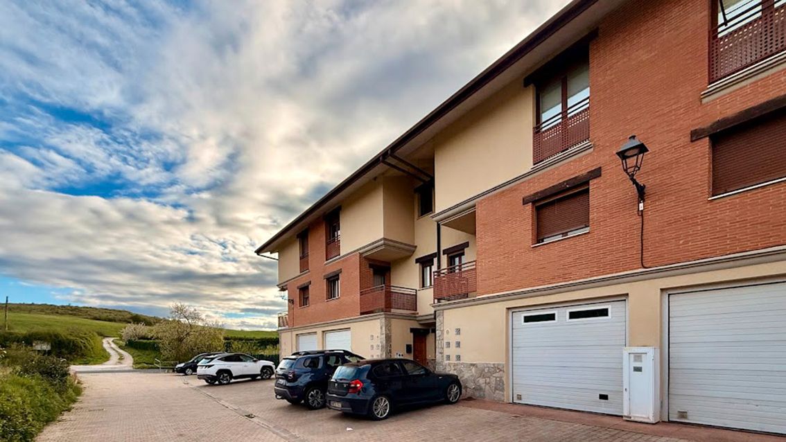 Exterior view of Single-family semi-detached for sale in Asparrena  with Heating, Private garden and Terrace