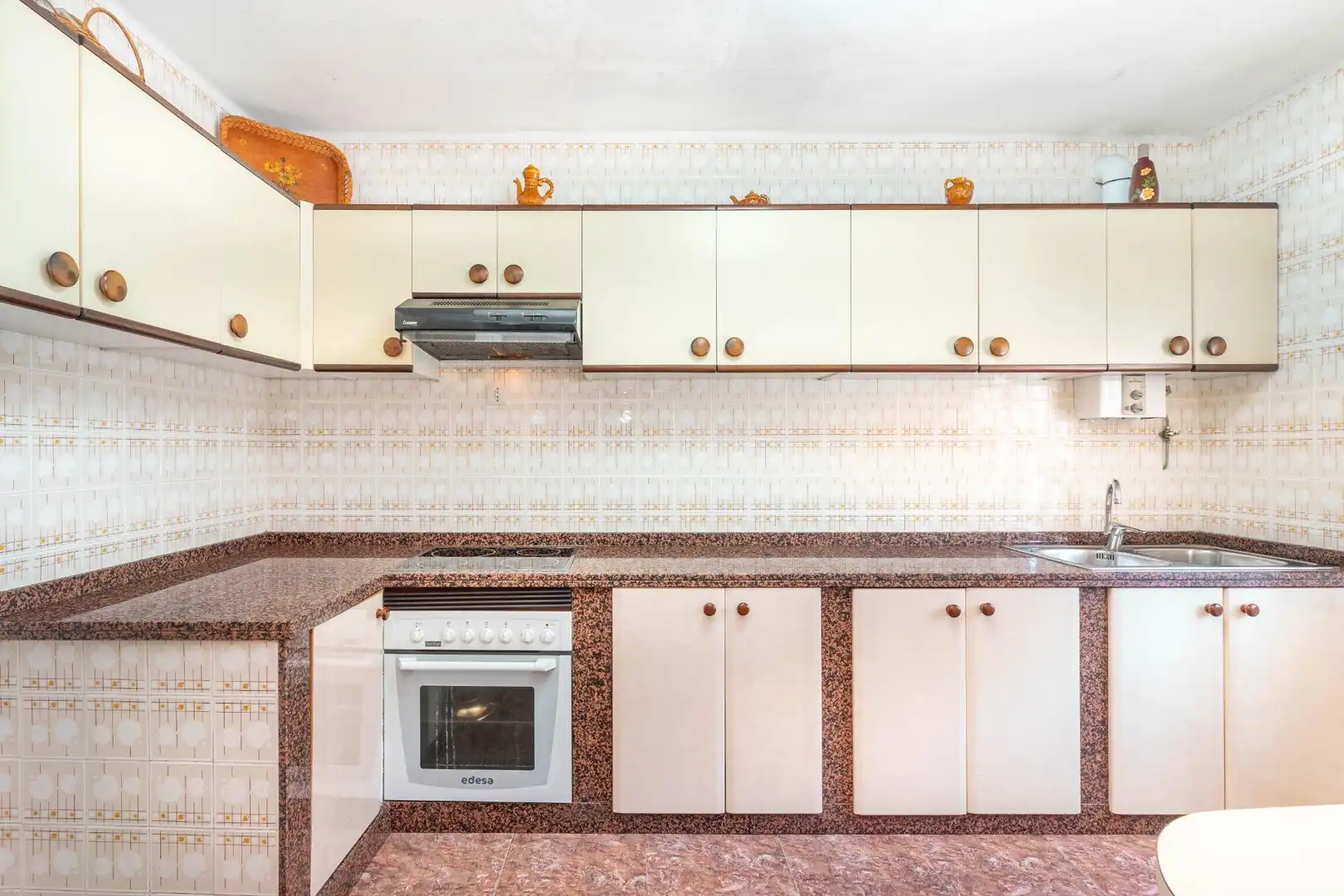 Cuina de Casa adosada en venda en Bimenes amb Calefacció, Terrassa i Traster