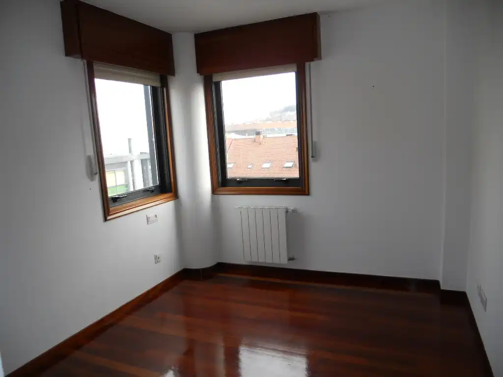 Habitación de Piso de alquiler en Santiago de Compostela  con Calefacción, Trastero y Horno