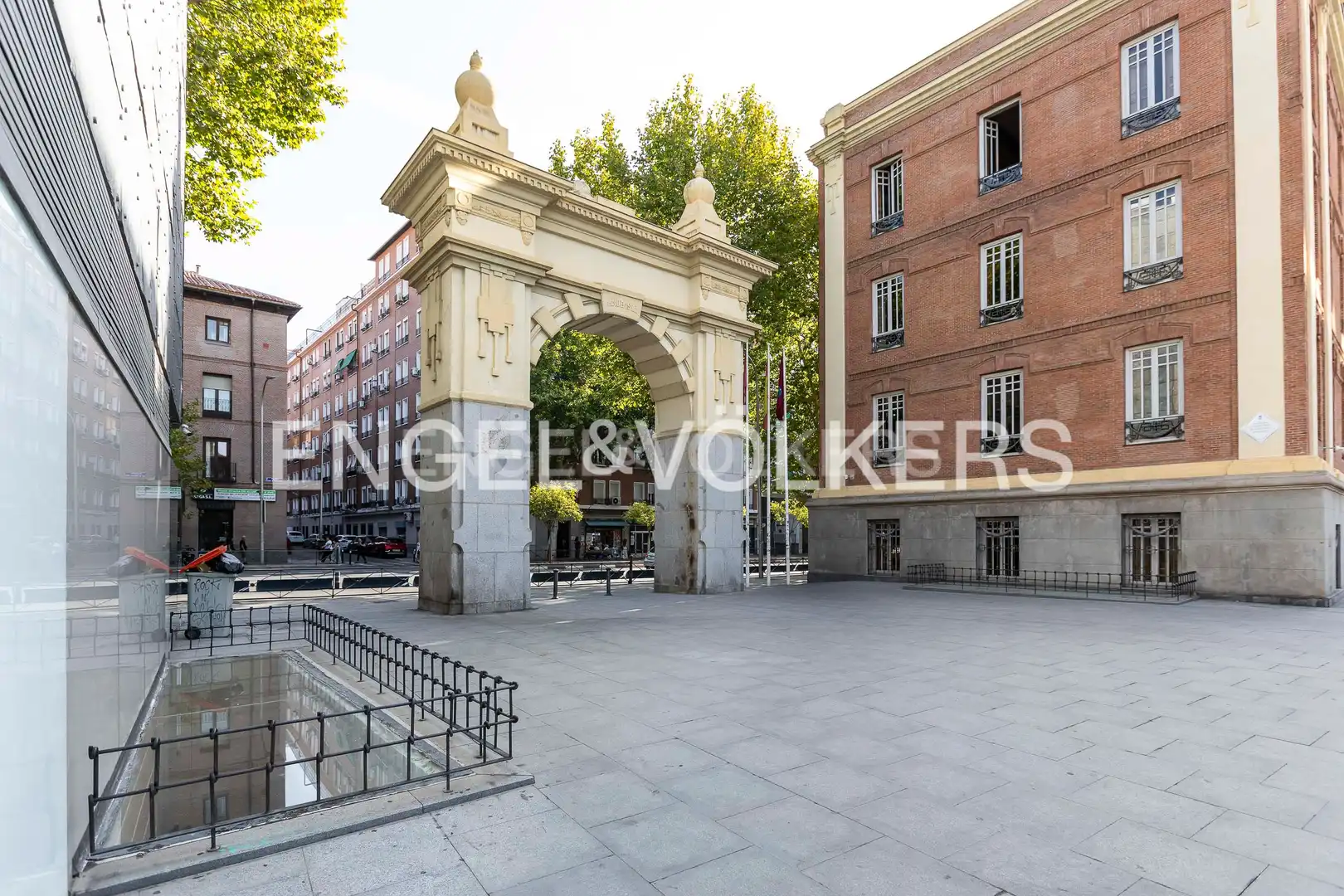 Vista exterior de Piso en venta en Madrid con Aire acondicionado y Calefacción