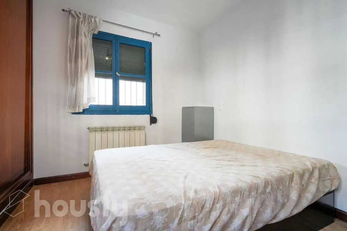 Schlafzimmer von Dachboden zum Verkauf in Madrid