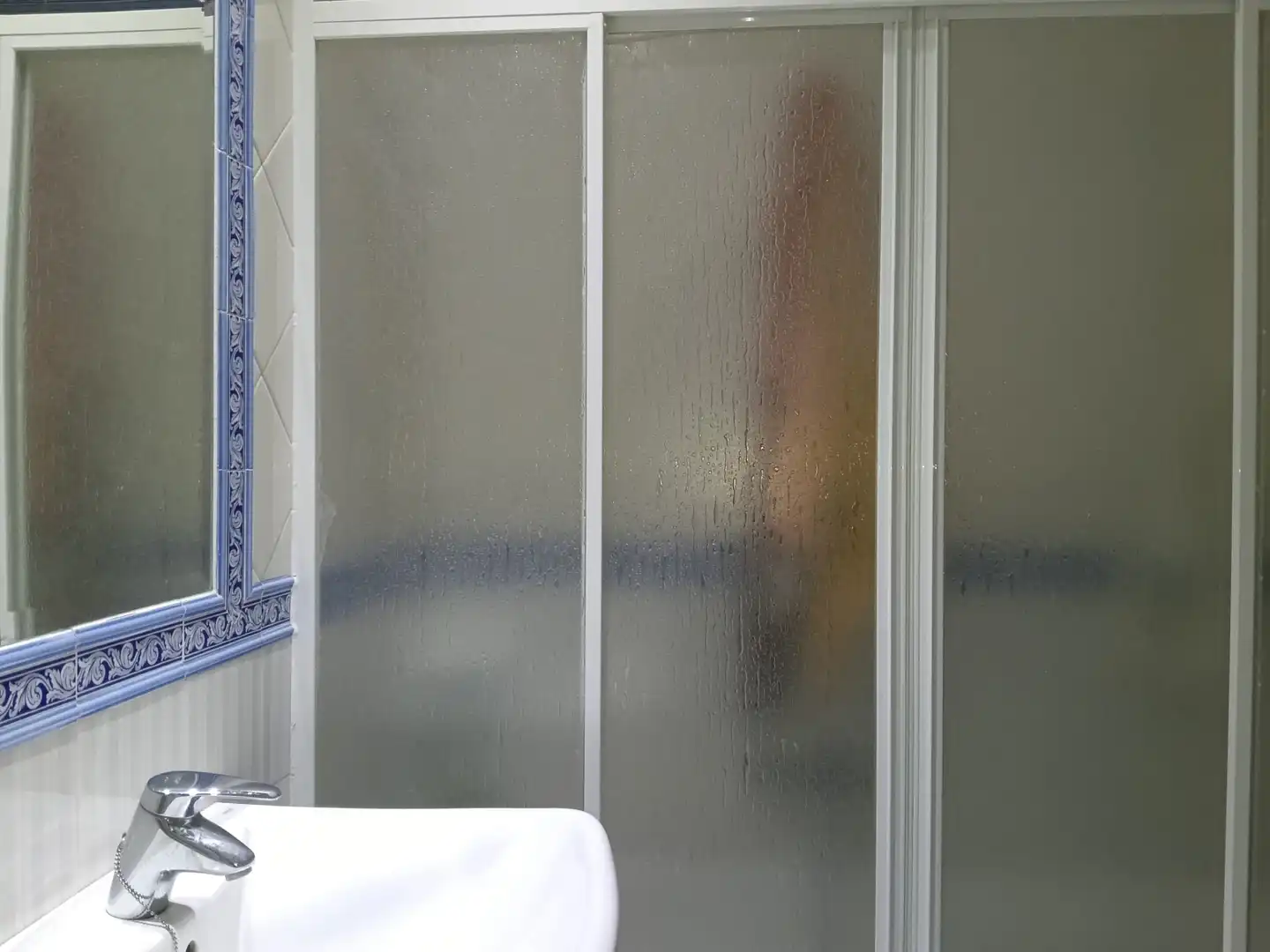 Bathroom of Flat for rent in Almendralejo  with Air Conditioner, Heating and Parquet flooring