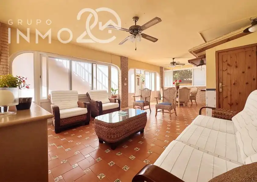Sala de estar de Casa adosada en venta en Sueca con Aire acondicionado, Calefacción y Jardín privado