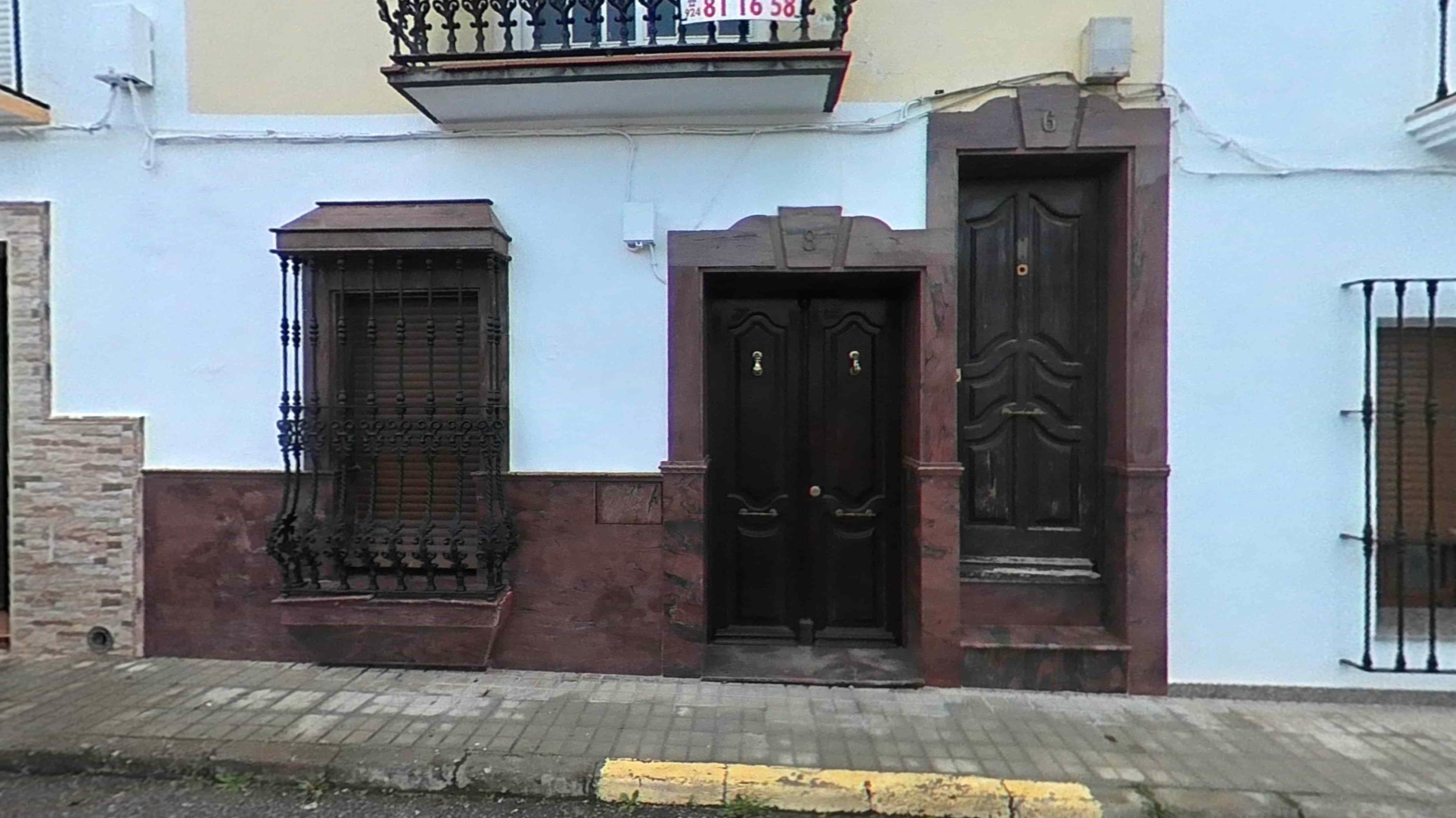 Außenansicht von Wohnungen zum Verkauf in Fuente del Maestre mit Balkon