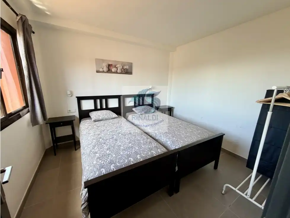 Habitación de Apartamento en venta en La Oliva con Terraza, Piscina y Amueblado