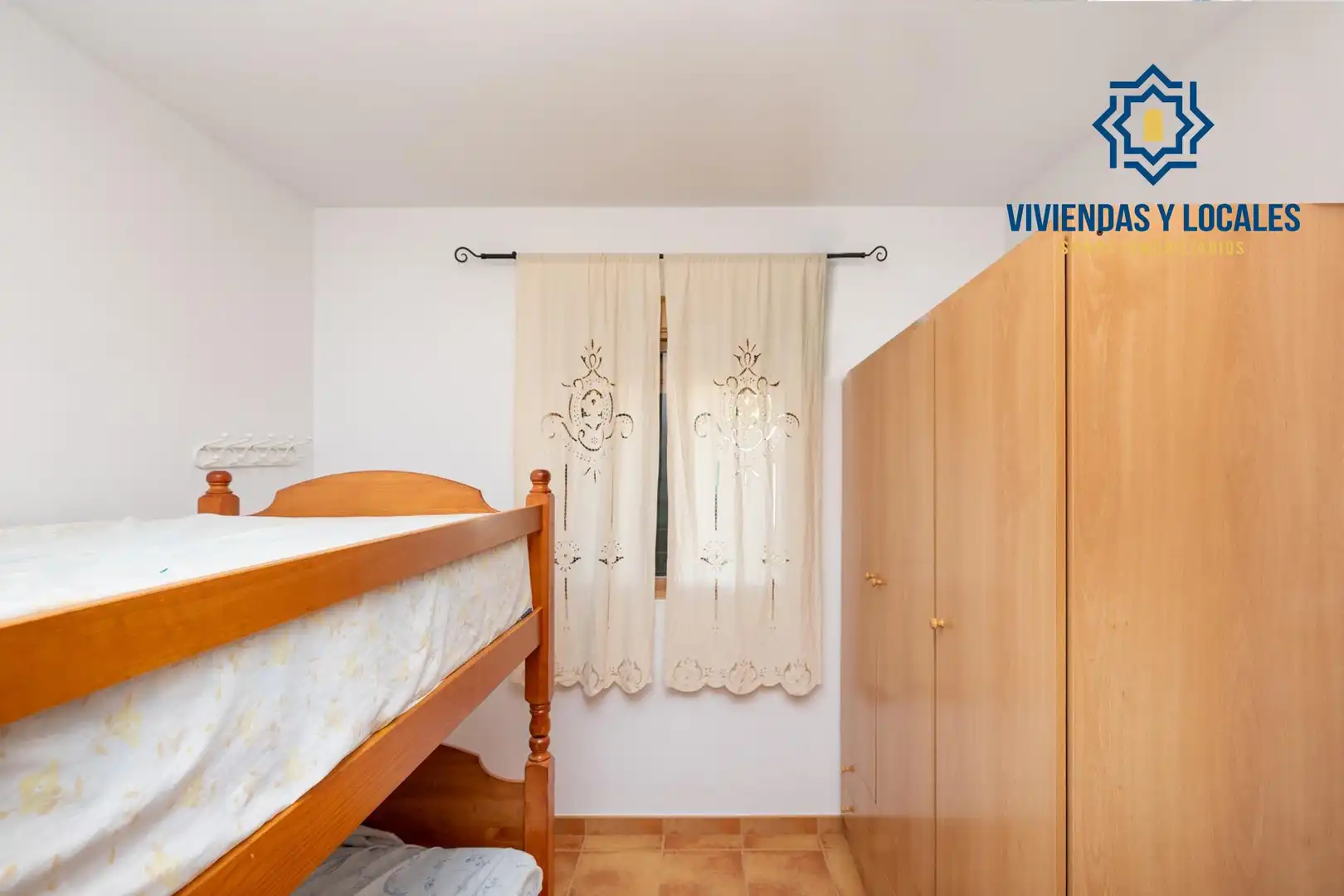 Habitación de Casa adosada en venta en Cacín con Amueblado
