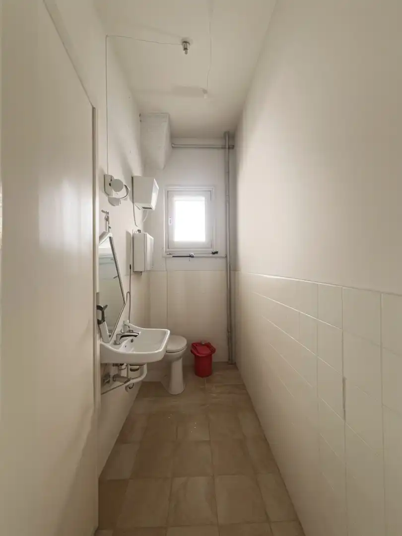 Bathroom of Flat for sale in Zaragoza  with Heating, Terrace and Storage room