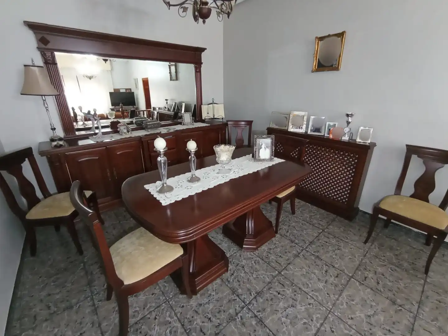 Menjador de Casa o xalet en venda en Tomelloso amb Aire condicionat, Calefacció i Jardí privat
