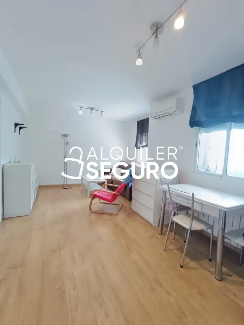 Bedroom of Flat for rent in Madrid  with Air Conditioner, Heating and Terrace