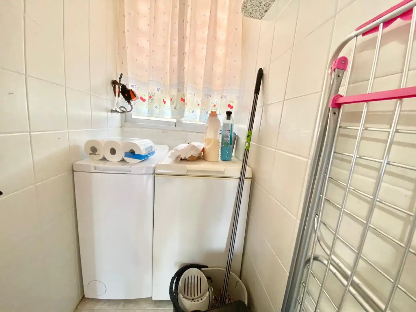 Baño de Casa o chalet de alquiler en Torrevieja con Aire acondicionado, Calefacción y Jardín privado