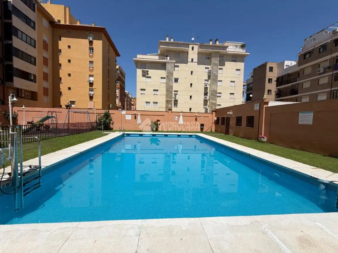 Schwimmbecken von Wohnung zum Verkauf in Jaén mit Terrasse