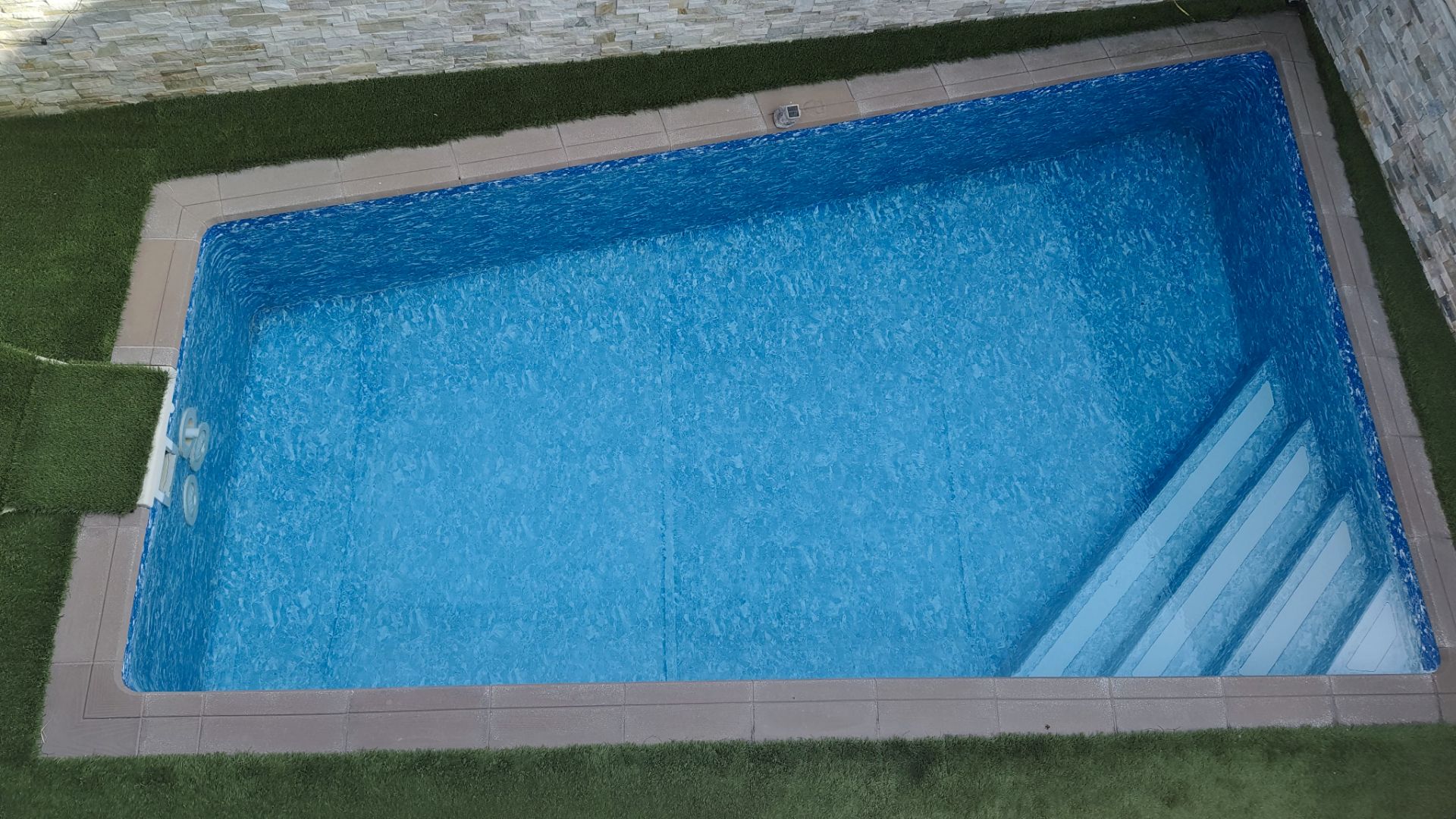Piscina de Casa adosada en venda en Cervelló amb Aire condicionat, Calefacció i Jardí privat