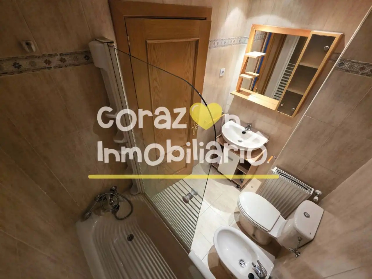 Bathroom of Flat for sale in Madrid  with Heating, Parquet flooring and Storage room