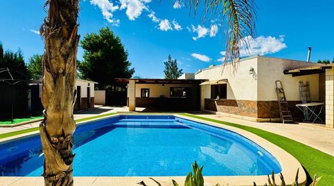 ESTUPENDO CHALET CON NAVE INDUSTRIAL