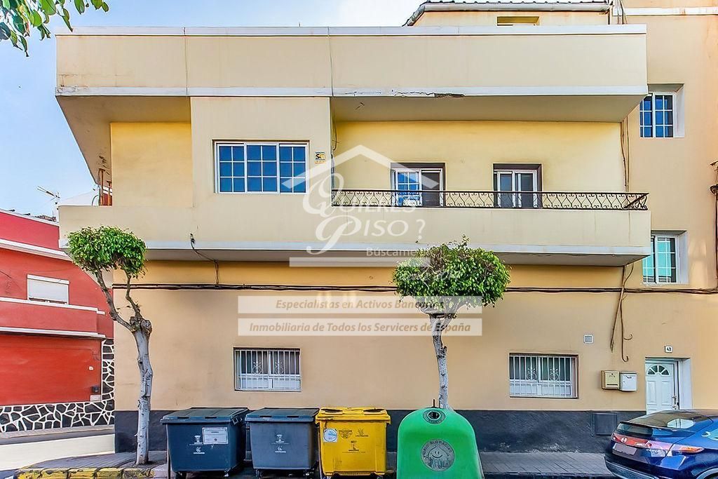 Vista exterior de Pis en venda en Telde