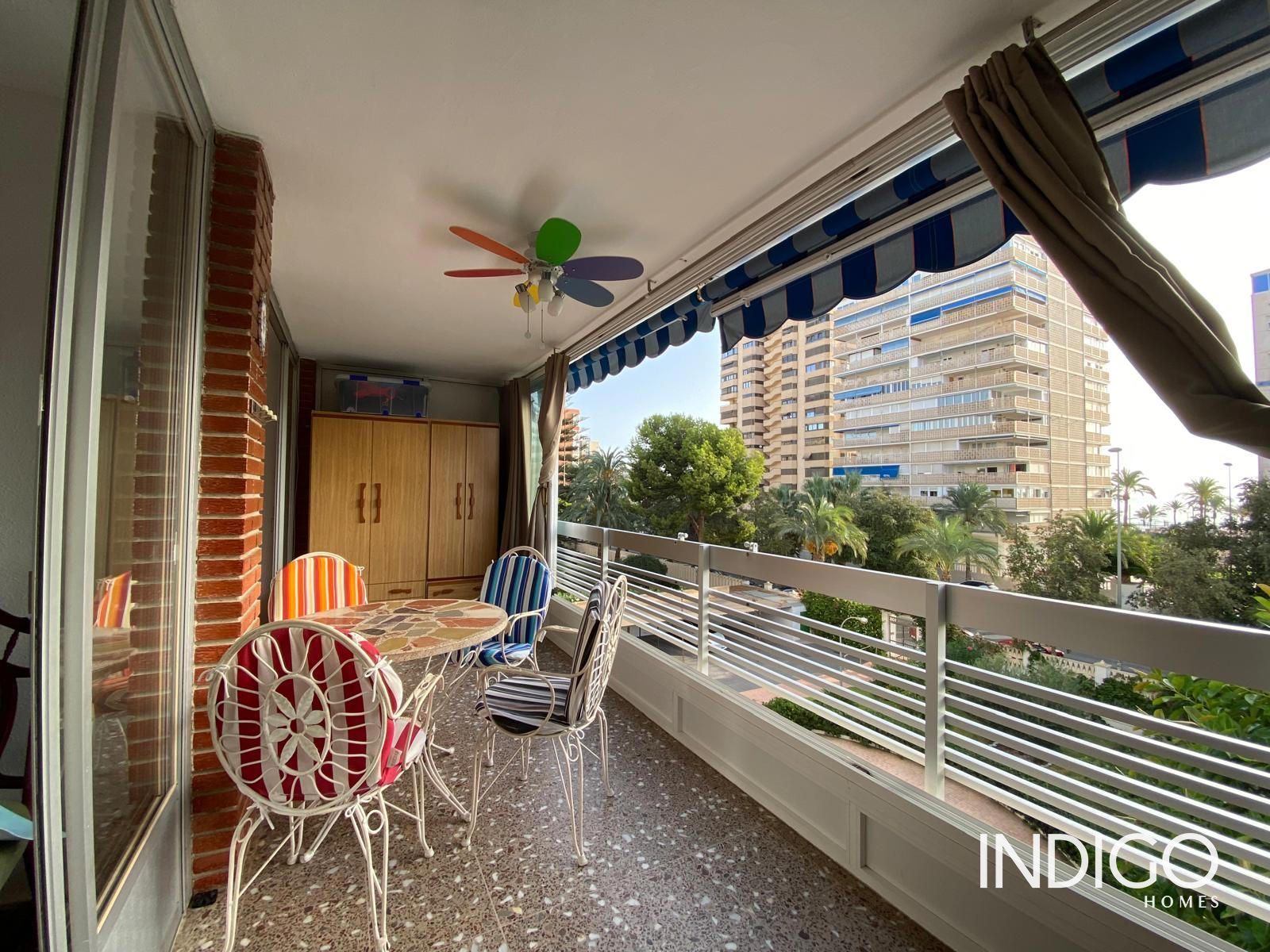 Vista exterior de Piso de alquiler en Alicante / Alacant con Terraza y Amueblado