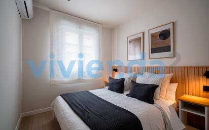 Bedroom of Flat to rent in  Madrid Capital  with Air Conditioner, Heating and Balcony