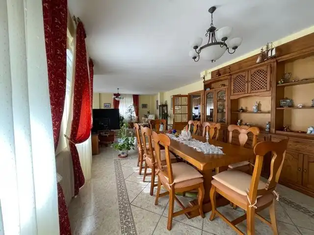 Menjador de Casa o xalet en venda en Valdemorillo amb Calefacció, Jardí privat i Terrassa