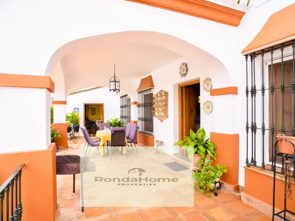 Country homes for sale in Villamartín