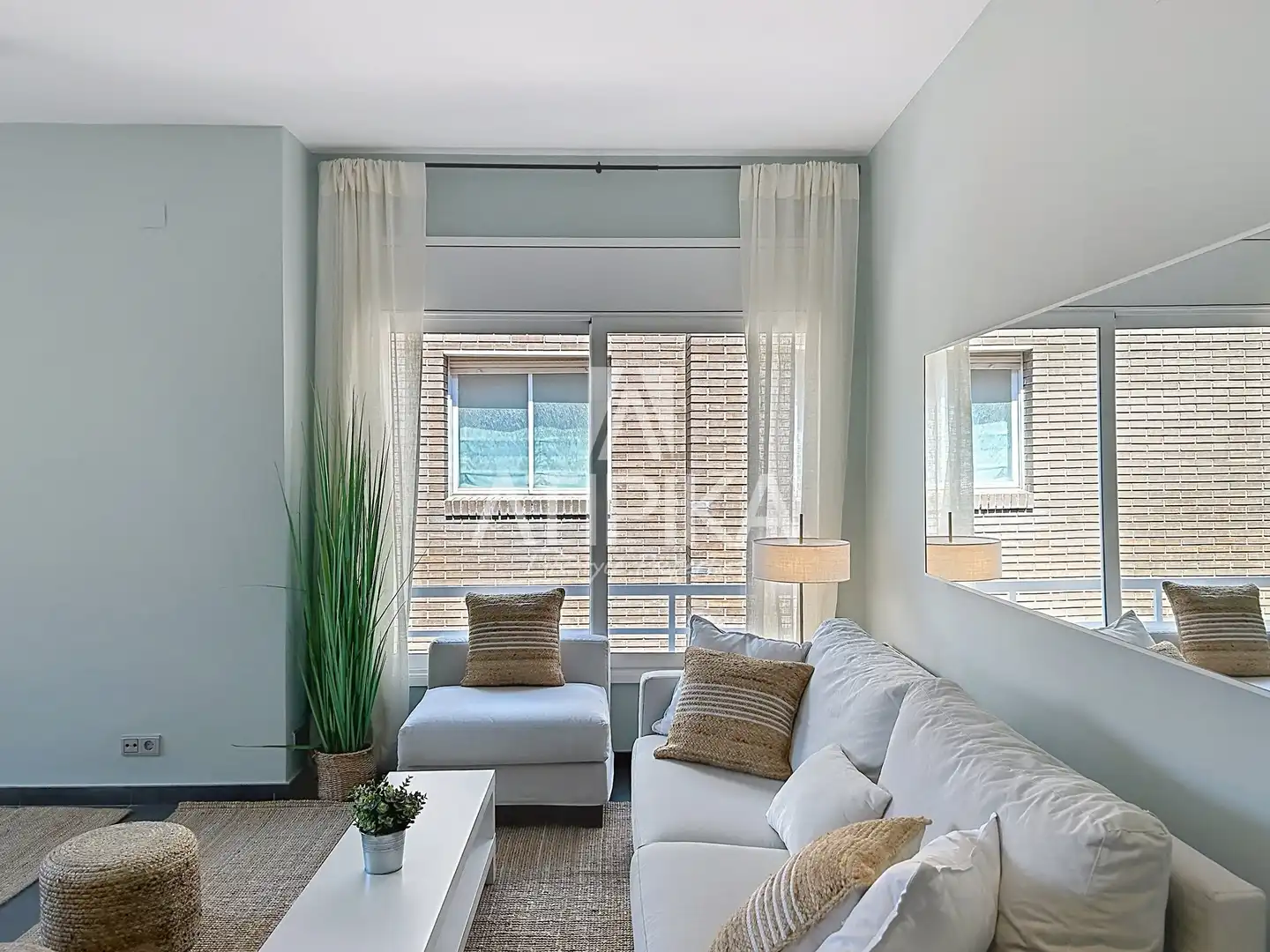 Wohnzimmer von Dachboden zur Miete in Barcelona mit Klimaanlage, Heizung und Terrasse
