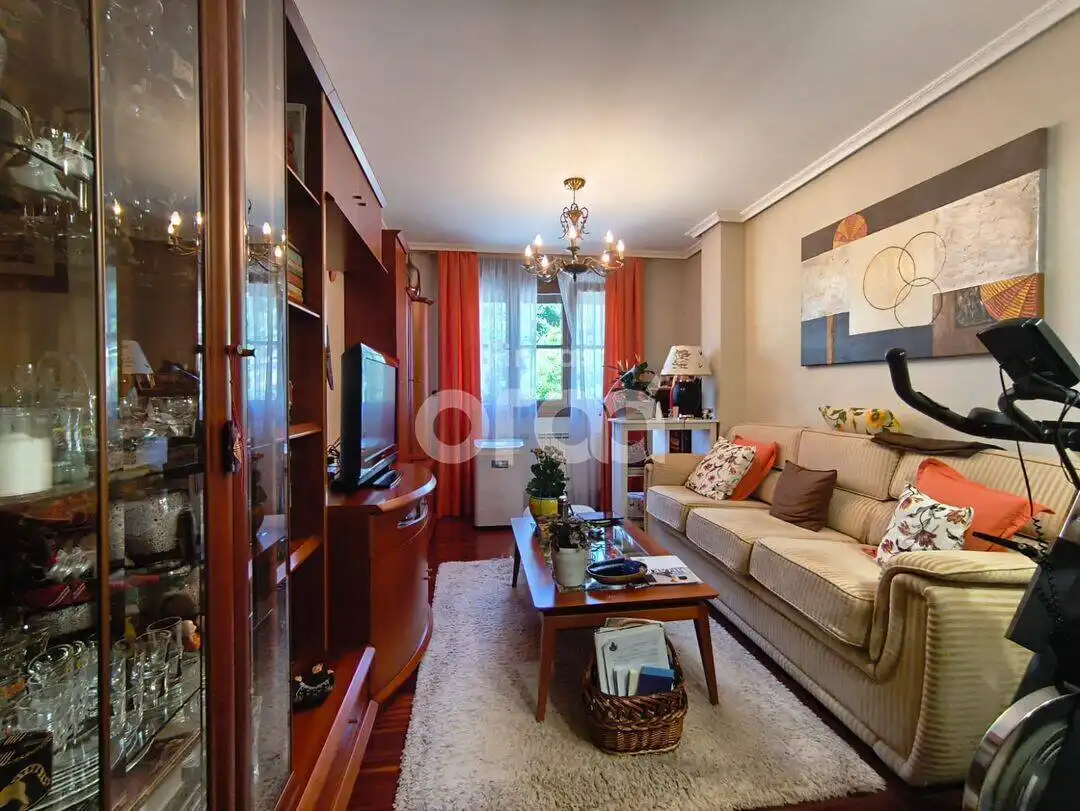 Living room of Flat for sale in Santurtzi   with Heating, Storage room and Balcony