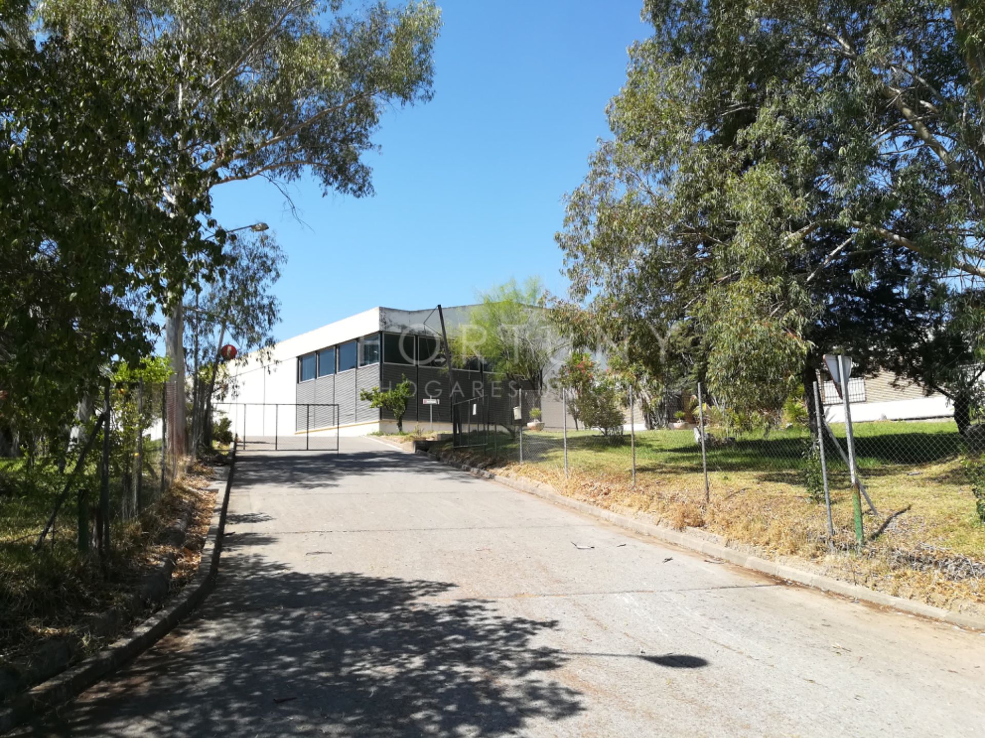 Vista exterior de Nau industrial en venda en Málaga Capital