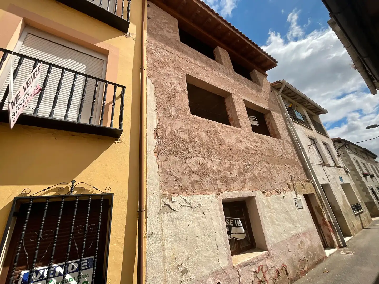 Vista exterior de Casa adosada en venta en Castañares de Rioja