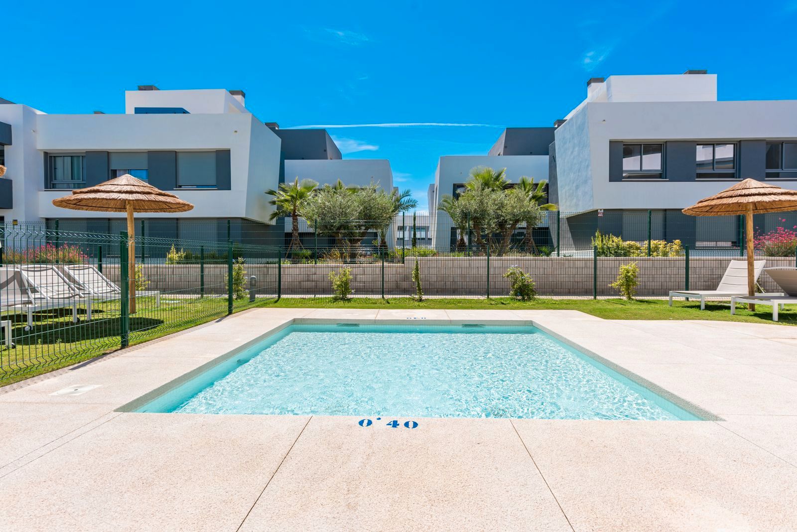 Piscina de Àtic en venda en Estepona amb Aire condicionat, Moblat i Piscina comunitària