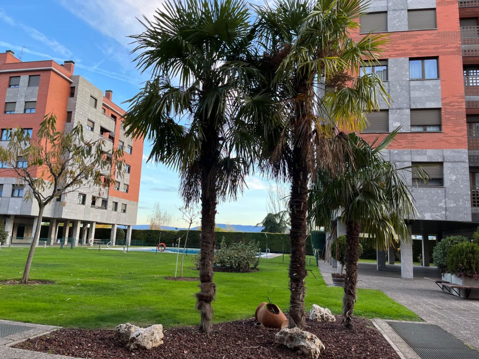 Jardín de Piso en venta en  Logroño con Aire acondicionado, Calefacción y Jardín privado