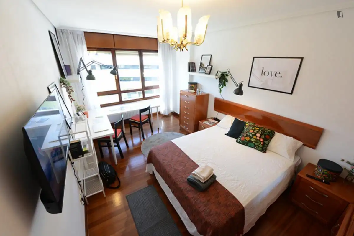 Room in Bolueta