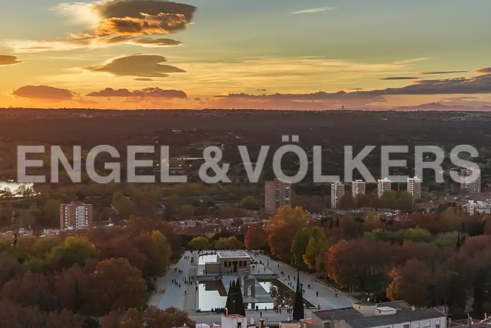 Vista exterior de Piso de alquiler en Madrid con Aire acondicionado, Calefacción y Amueblado