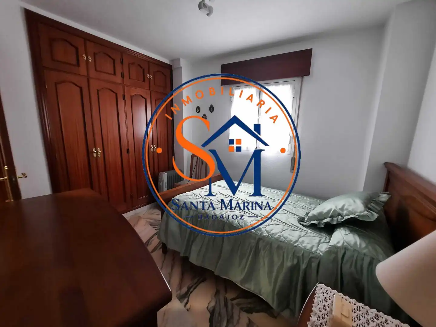 Habitación de Apartamento de alquiler en Badajoz con Amueblado y Balcón
