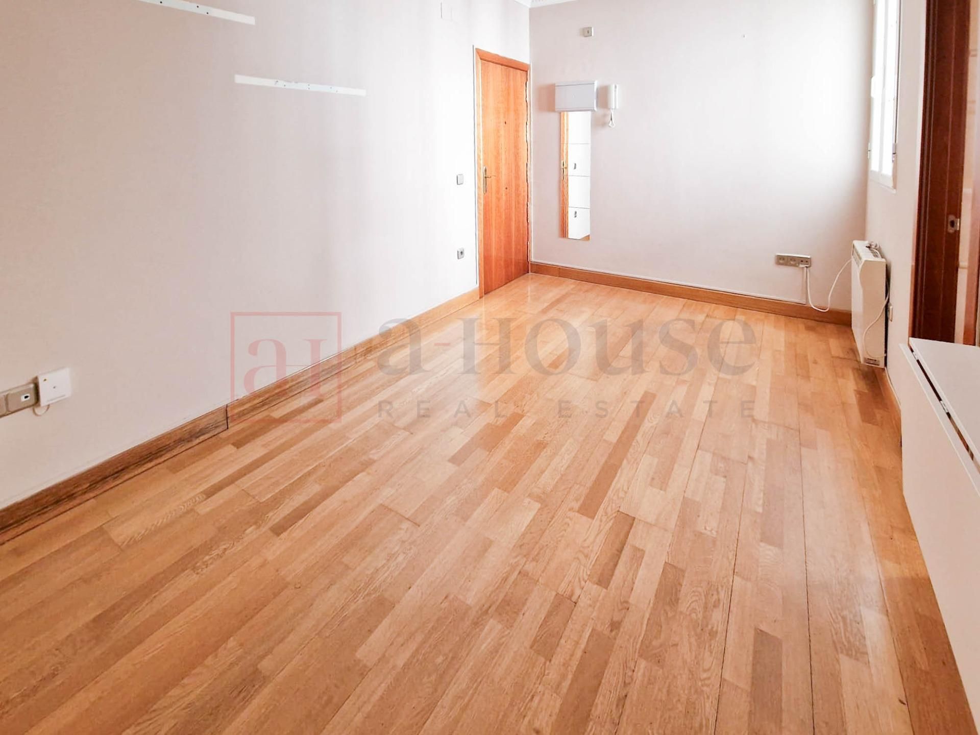 Bedroom of Flat for sale in  Madrid Capital  with Heating and Parquet flooring