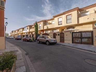 Maison mitoyenne avec piscine à vendre à Ogíjares