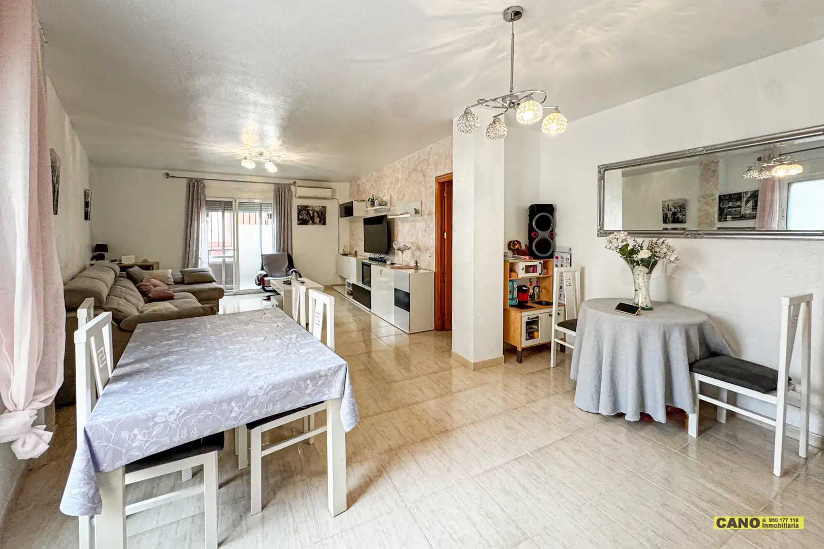 Sala de estar de Piso en venta en Roquetas de Mar ciudad
