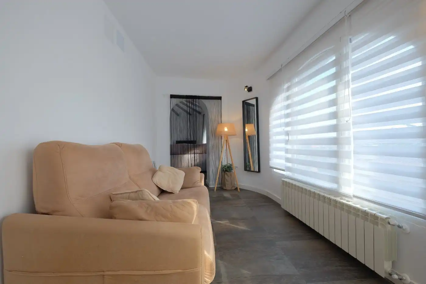 Sala d'estar de Casa o xalet en venda en Calpe / Calp amb Aire condicionat, Calefacció i Jardí privat