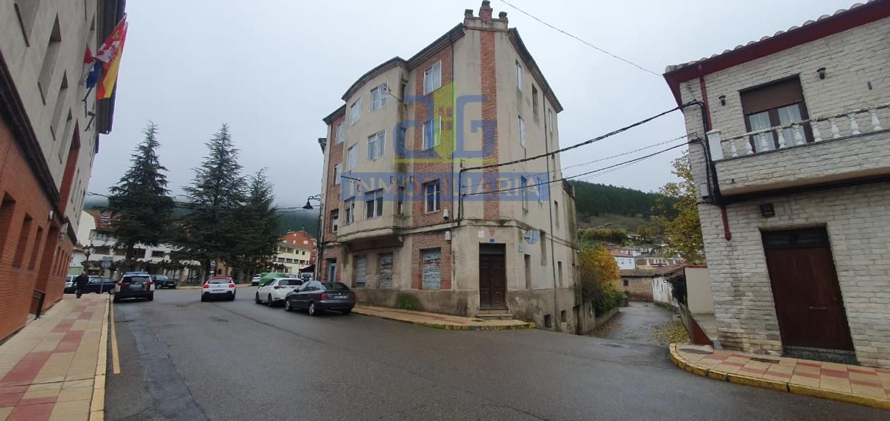 Exterior view of Building for sale in Cistierna