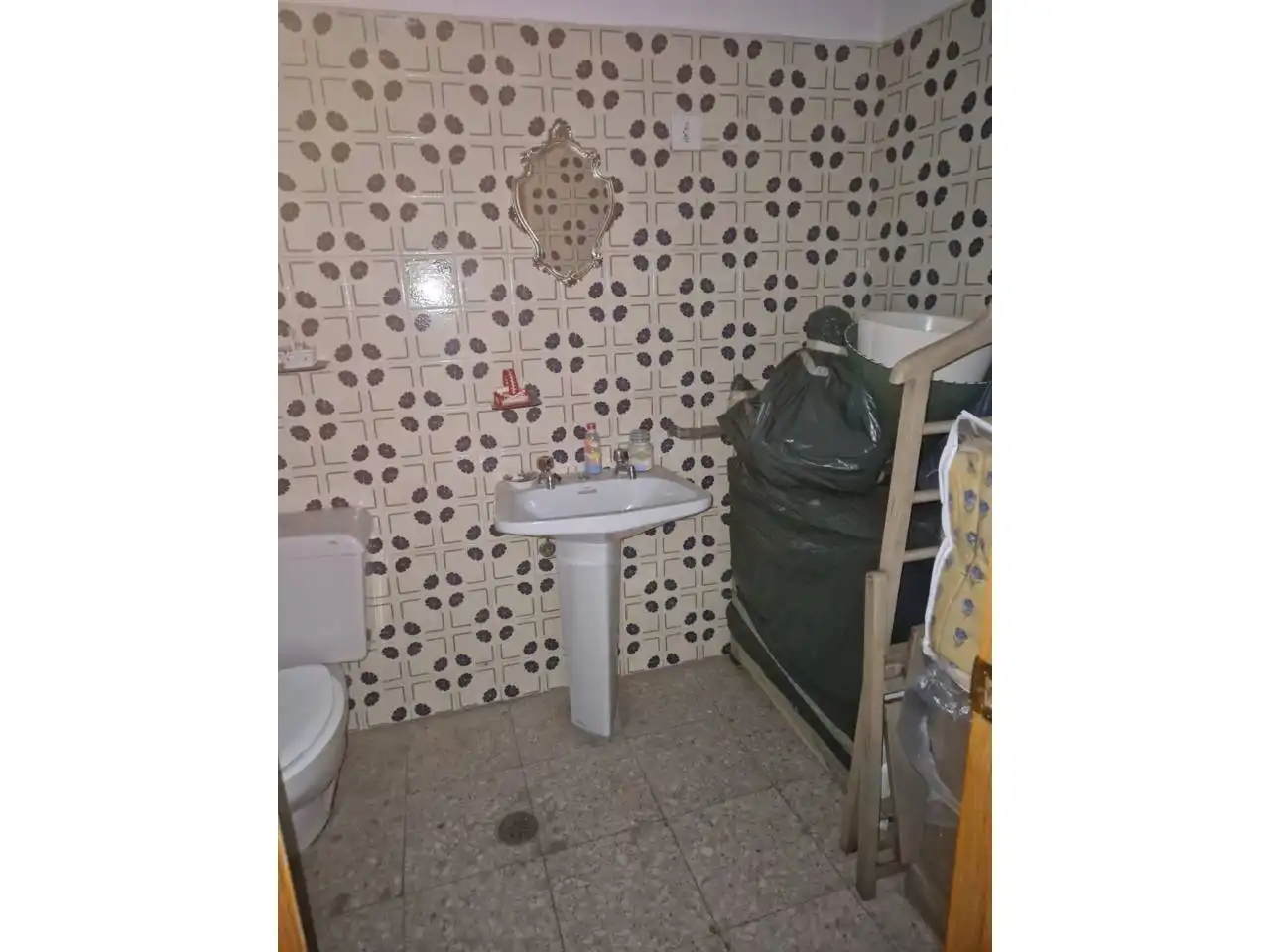 Bathroom of Flat for sale in A Rúa 