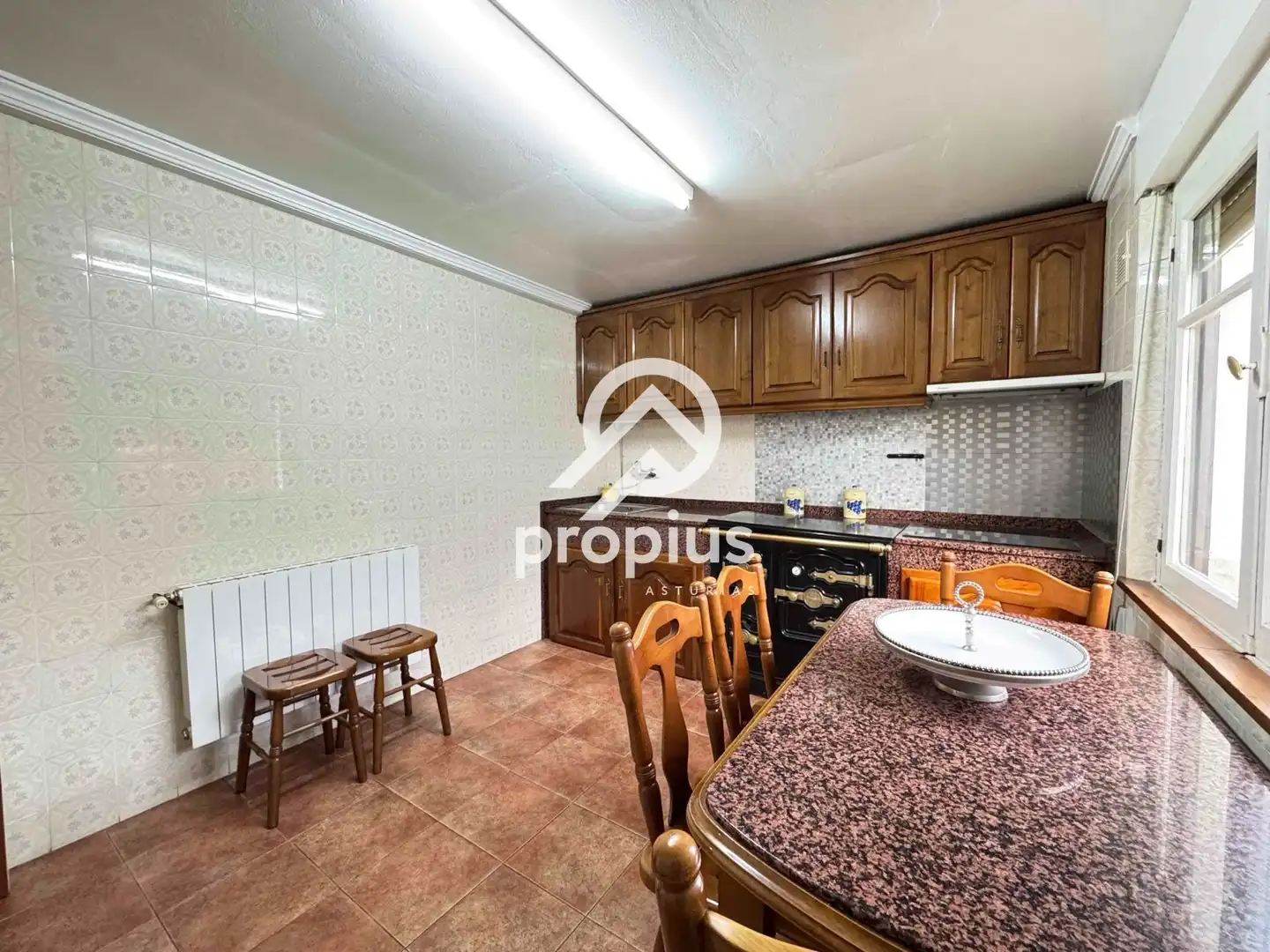 Cocina de Casa o chalet en venta en Parres con Calefacción, Jardín privado y Parquet