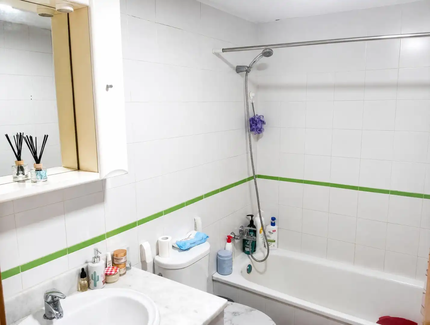 Bany de Pis en venda en Algeciras amb Piscina comunitària