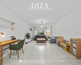 Living room of Flat to rent in  Madrid Capital  with Air Conditioner, Heating and Terrace