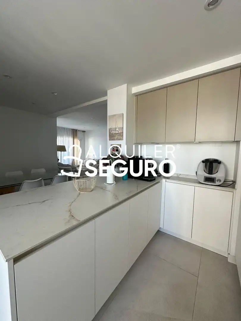 Cuina de Pis de lloguer en Fuenlabrada amb Aire condicionat, Calefacció i Terrassa