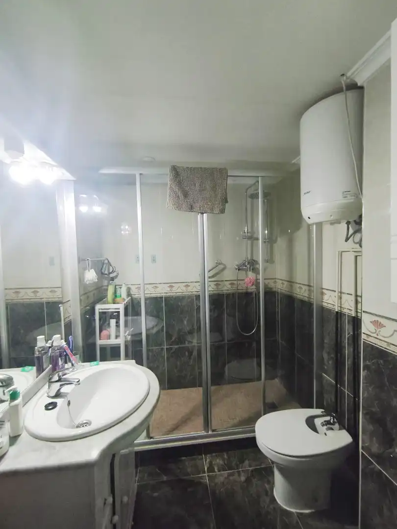 Baño de Piso en venta en Valencia con Horno y Lavadora