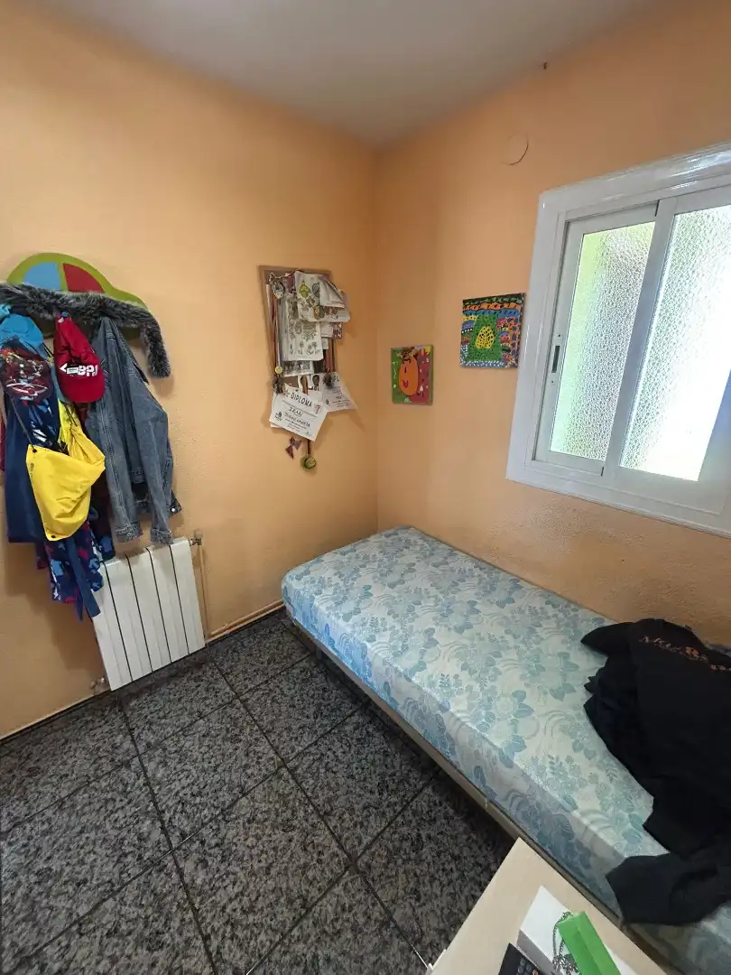 Habitación de Casa adosada en venta en Badalona con Aire acondicionado, Calefacción y Terraza