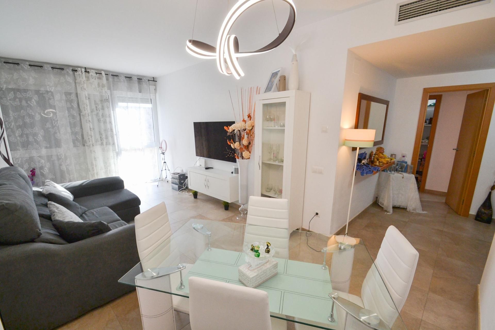 Sala d'estar de Pis en venda en Deltebre amb Traster