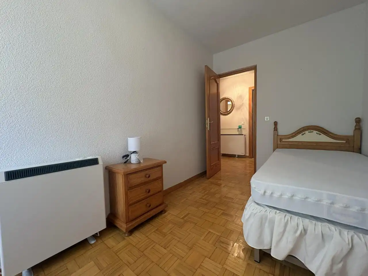 Schlafzimmer von Erdgeschoss zur Miete in San Lorenzo de El Escorial mit Heizung, Parkett und Möbliert
