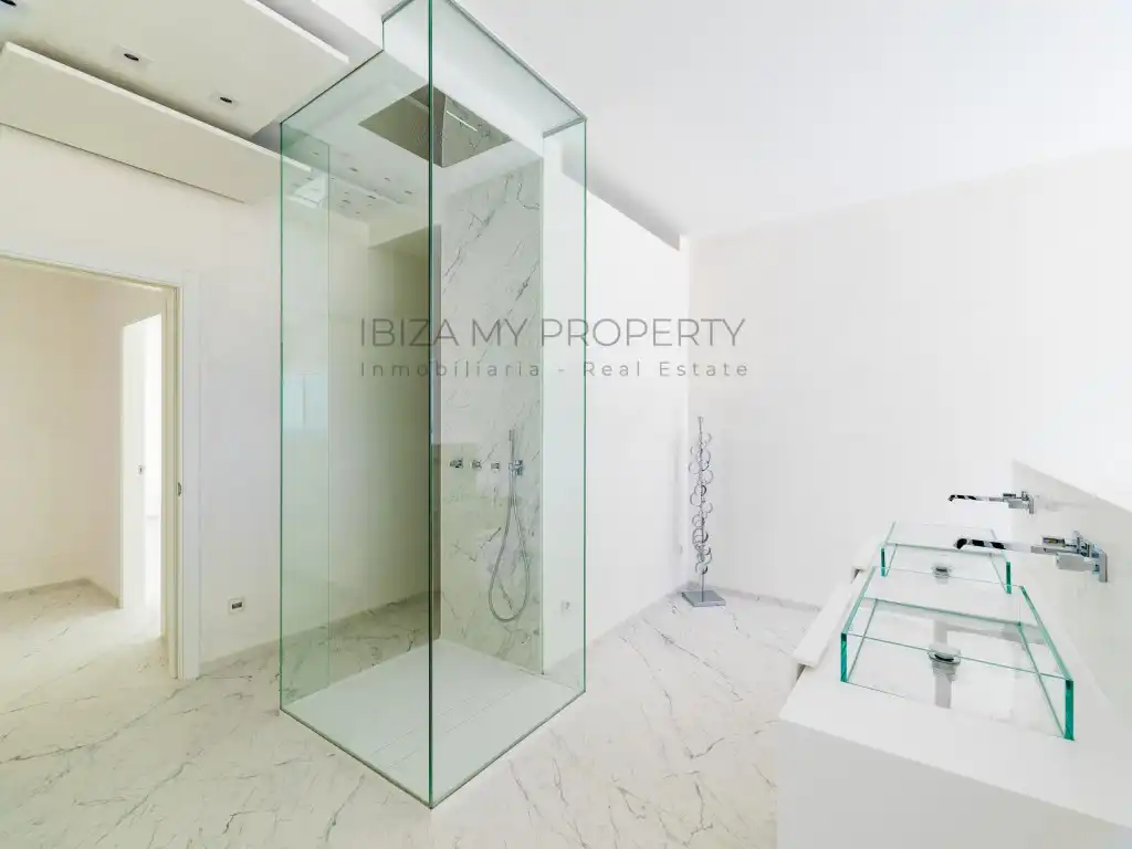 Baño de Casa o chalet en venta en Santa Eulària des Riu con Aire acondicionado, Trastero y Piscina